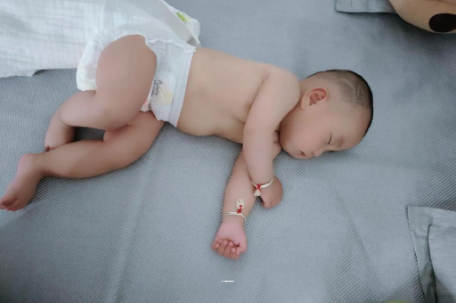 简阳几个月宝宝会抬头